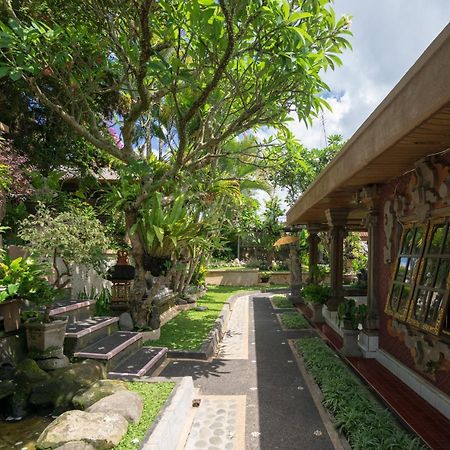 Nuaja Balinese Guest House Ubud Exterior foto